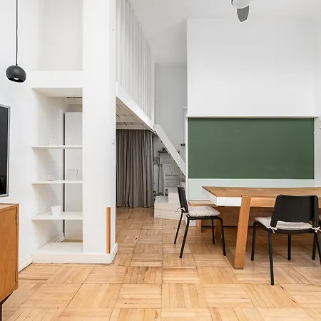 Rentplanet - Krucza Varsovia